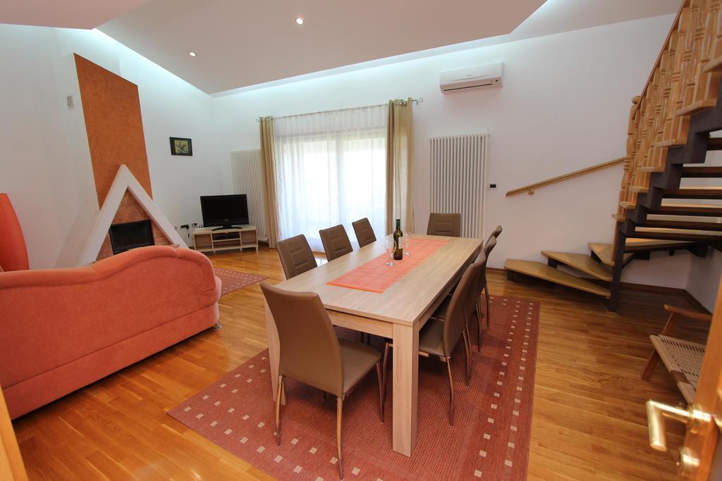 Apartment Villa Nera プーラ エクステリア 写真
